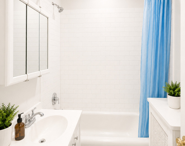 1635 W Morse Avenue - Photo Thumbnail 6