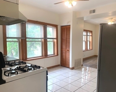 1538 N St. Louis Avenue - Photo Thumbnail 3