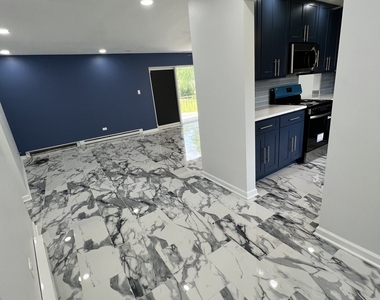 2303 Holiday Terrace Court - Photo Thumbnail 2