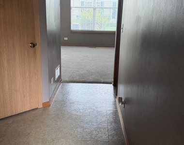 2252 Gallant Fox Circle - Photo Thumbnail 3