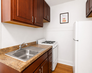 656 W Oakdale Avenue - Photo Thumbnail 7