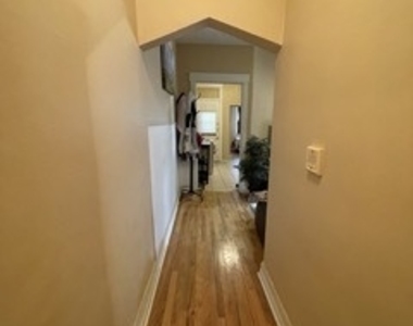 1101 W Pratt Boulevard - Photo Thumbnail 4