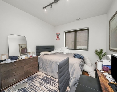 832 W Erie Street - Photo Thumbnail 10
