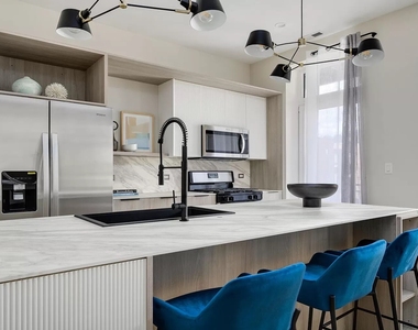 3153 N Tripp Avenue - Photo Thumbnail 5