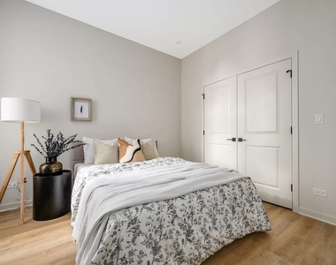 3153 N Tripp Avenue - Photo Thumbnail 12