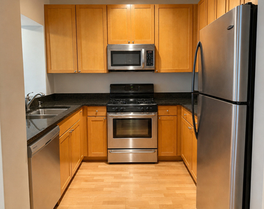 200 N Jefferson Street - Photo Thumbnail 4