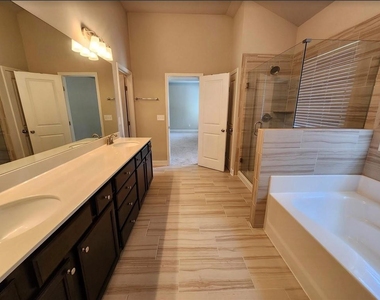 3078 Ivy Crossing Drive - Photo Thumbnail 16