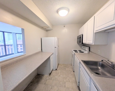 10 E Ontario Street - Photo Thumbnail 7