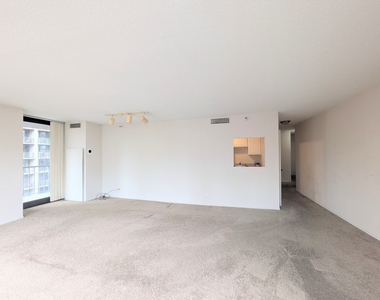 10 E Ontario Street - Photo Thumbnail 4
