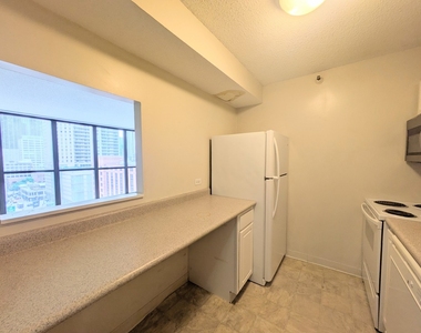 10 E Ontario Street - Photo Thumbnail 6