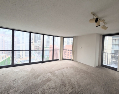 10 E Ontario Street - Photo Thumbnail 1