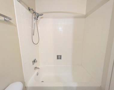 10 E Ontario Street - Photo Thumbnail 10