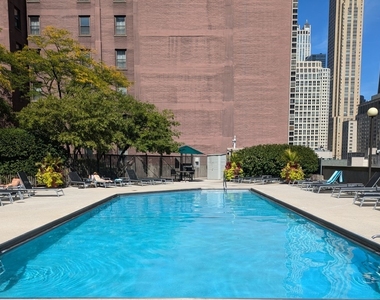 10 E Ontario Street - Photo Thumbnail 18