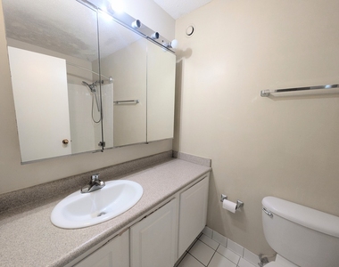 10 E Ontario Street - Photo Thumbnail 9