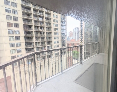 10 E Ontario Street - Photo Thumbnail 2