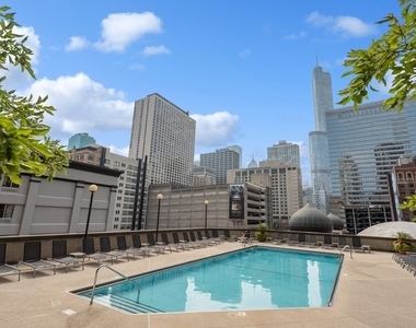 10 E Ontario Street - Photo Thumbnail 16