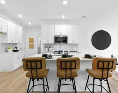 372 Red Dragon Drive - Photo Thumbnail 3