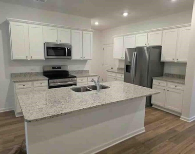 372 Red Dragon Drive - Photo Thumbnail 5