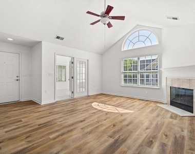 1305 Village Lane - Photo Thumbnail 2