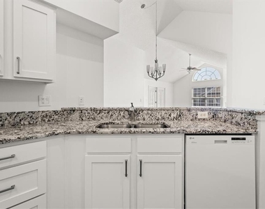 1305 Village Lane - Photo Thumbnail 12