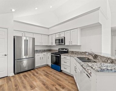 1305 Village Lane - Photo Thumbnail 9