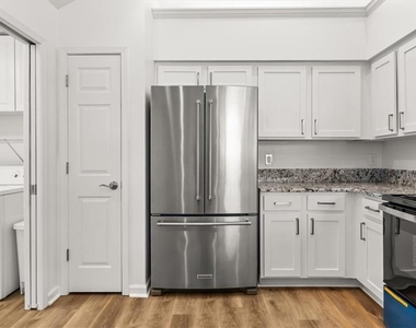 1305 Village Lane - Photo Thumbnail 10