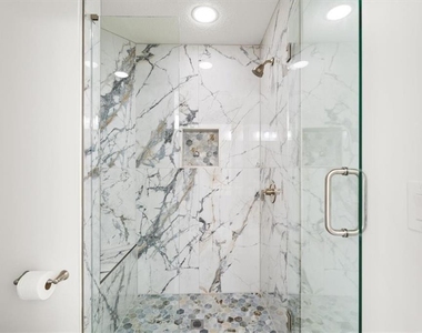 1305 Village Lane - Photo Thumbnail 15