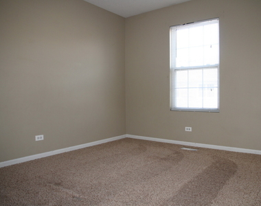 207 Springbrook Trail S - Photo Thumbnail 8