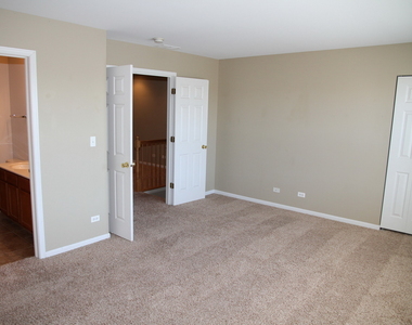 207 Springbrook Trail S - Photo Thumbnail 5