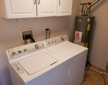 207 Springbrook Trail S - Photo Thumbnail 11