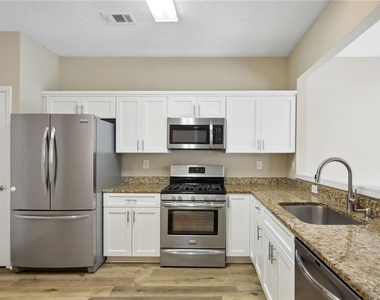 3611 Elkhorn Court - Photo Thumbnail 9