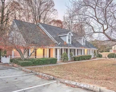 846 Park Place - Photo Thumbnail 2