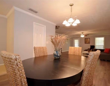 846 Park Place - Photo Thumbnail 17