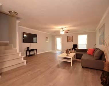846 Park Place - Photo Thumbnail 13