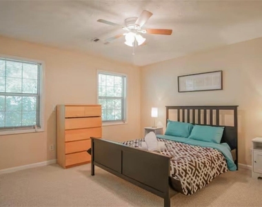 846 Park Place - Photo Thumbnail 35