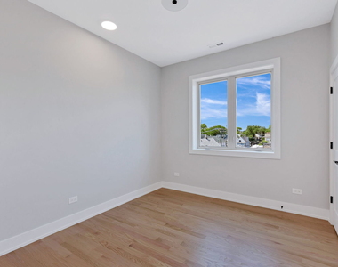 3545 W Belmont Avenue - Photo Thumbnail 10