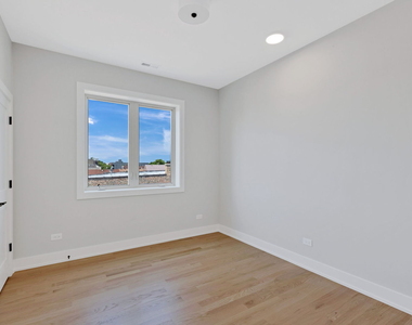 3545 W Belmont Avenue - Photo Thumbnail 11