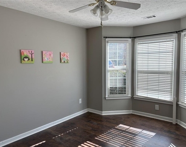4870 Camberbridge Drive - Photo Thumbnail 7