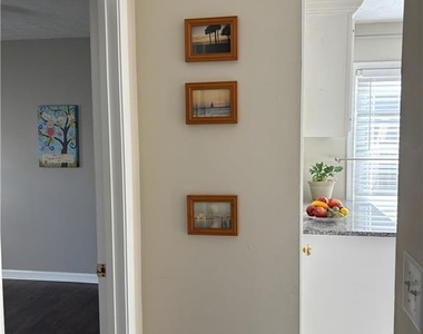 4870 Camberbridge Drive - Photo Thumbnail 5