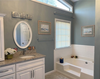 4870 Camberbridge Drive - Photo Thumbnail 8
