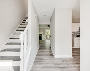 1229 Vintage Pointe Drive - Photo Thumbnail 5