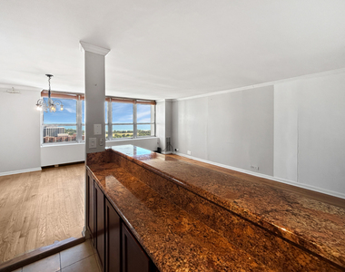655 W Irving Park Road - Photo Thumbnail 6