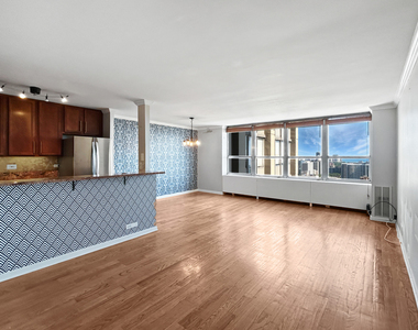 655 W Irving Park Road - Photo Thumbnail 7