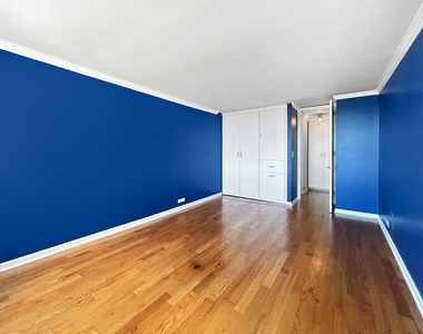 655 W Irving Park Road - Photo Thumbnail 10