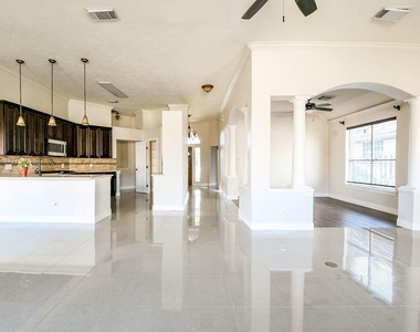 4111 Clubhollow - Photo Thumbnail 12