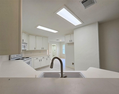 147 W Russet Grove Circle - Photo Thumbnail 13