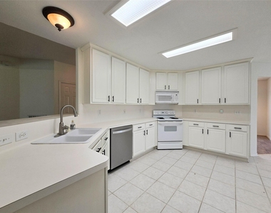 147 W Russet Grove Circle - Photo Thumbnail 14