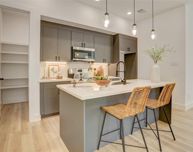 9604 Burden Street - Photo Thumbnail 12