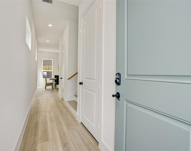 9604 Burden Street - Photo Thumbnail 7