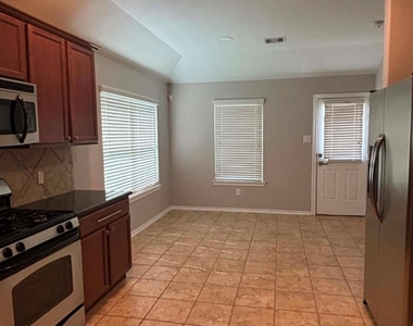 1707 Hickory Burl Lane - Photo Thumbnail 6